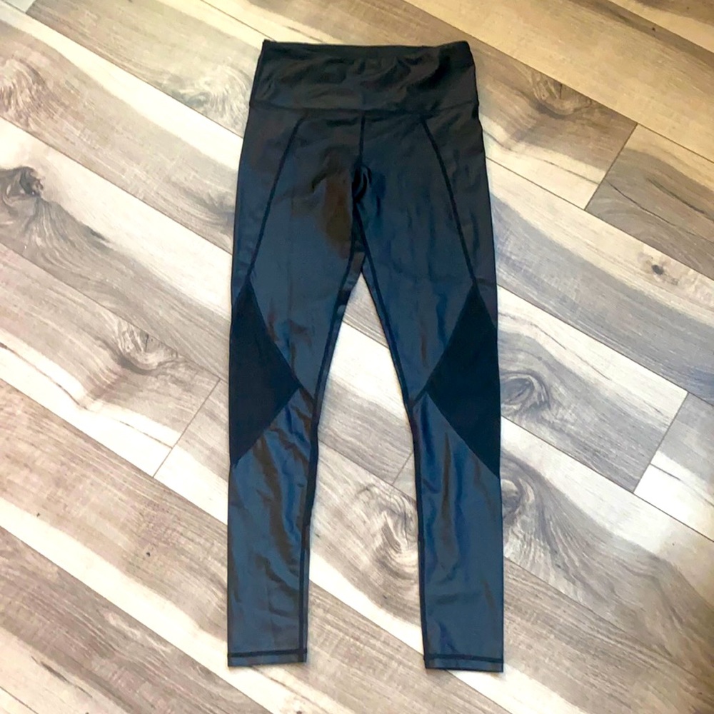 Black liquid leggings. Small.